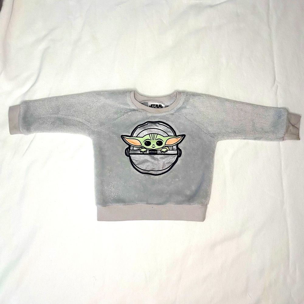 Silver/Grey Infant sz Baby Yoda Crewneck Sweatshirt